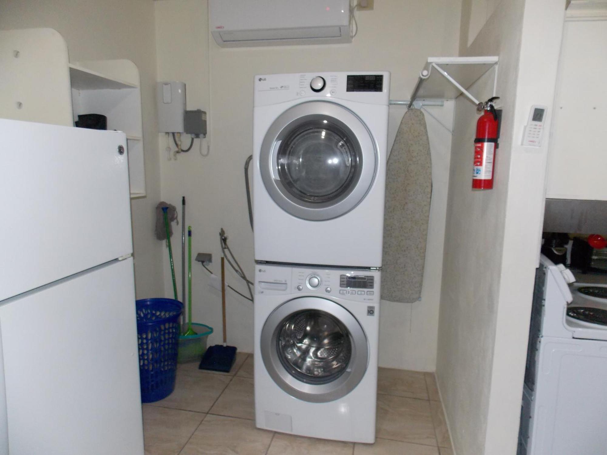 Stewart Apt- Trincity, Airport, Washer, Dryer, Office, Cable , Wifi Номер фото
