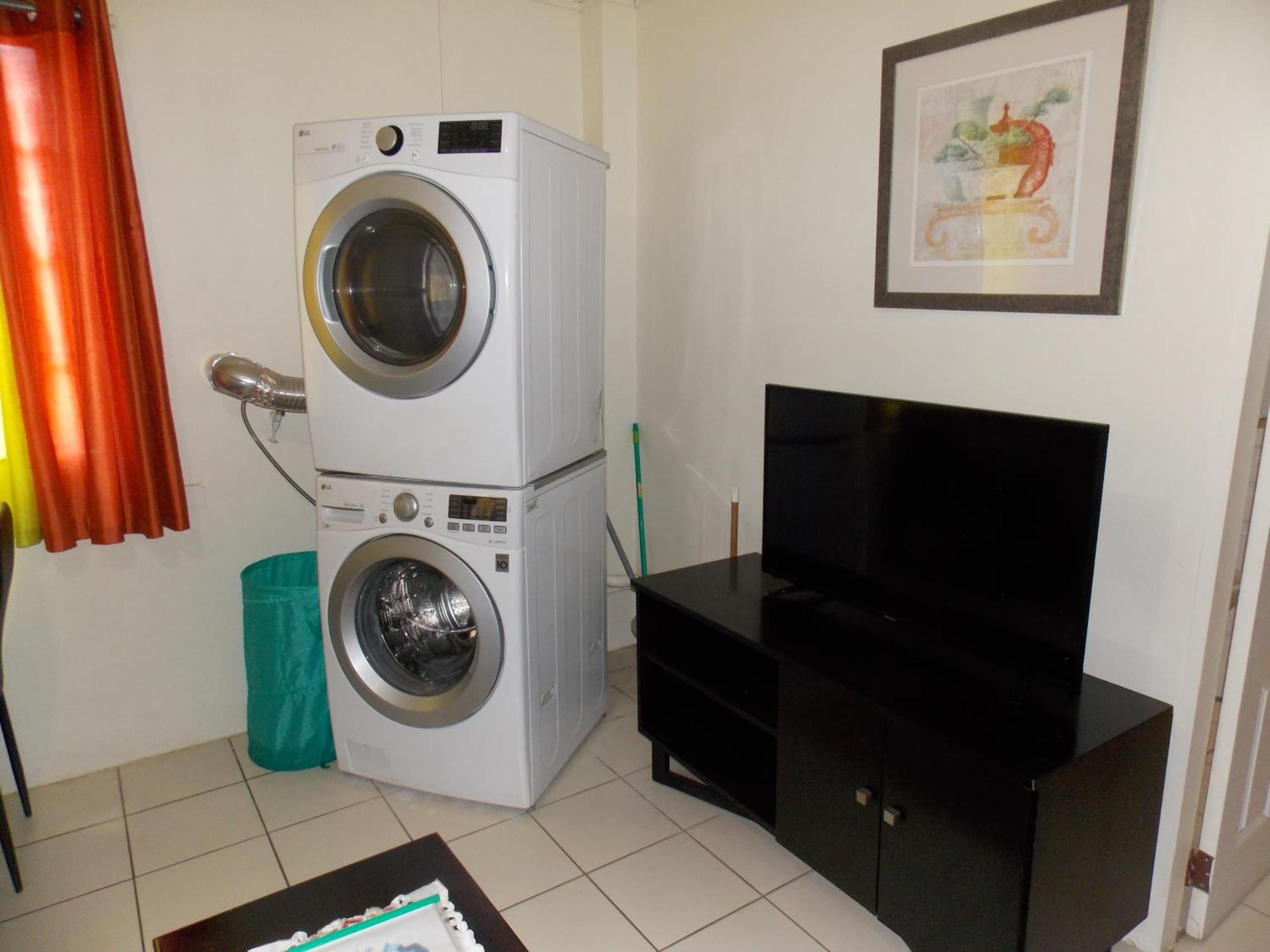 Stewart Apt- Trincity, Airport, Washer, Dryer, Office, Cable , Wifi Номер фото