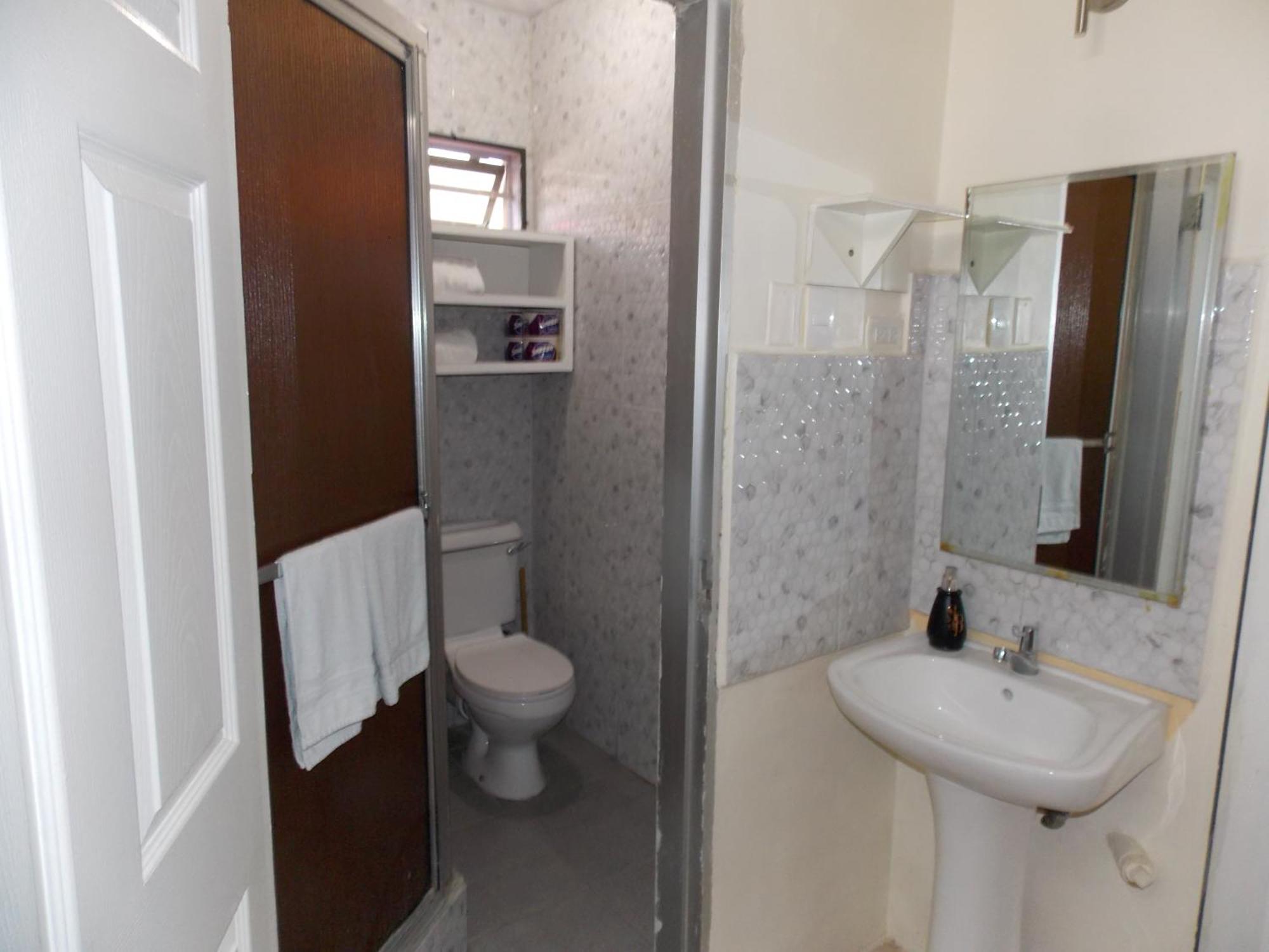 Stewart Apt- Trincity, Airport, Washer, Dryer, Office, Cable , Wifi Номер фото